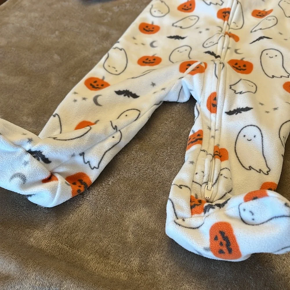 ❤️2 for 10$❤️ Carter’s Fleece Halloween Double Zip Sleeper, 9 Months